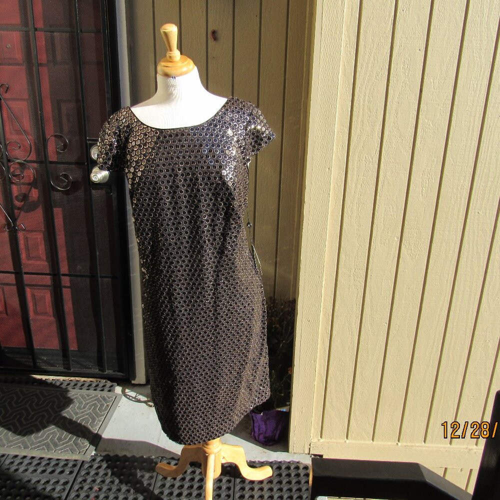 #737  NEW WOMAN'S GOLD/BLACK GLITTERING DRESS BY ADRIANNA PAPELL  (SIZE 16W)